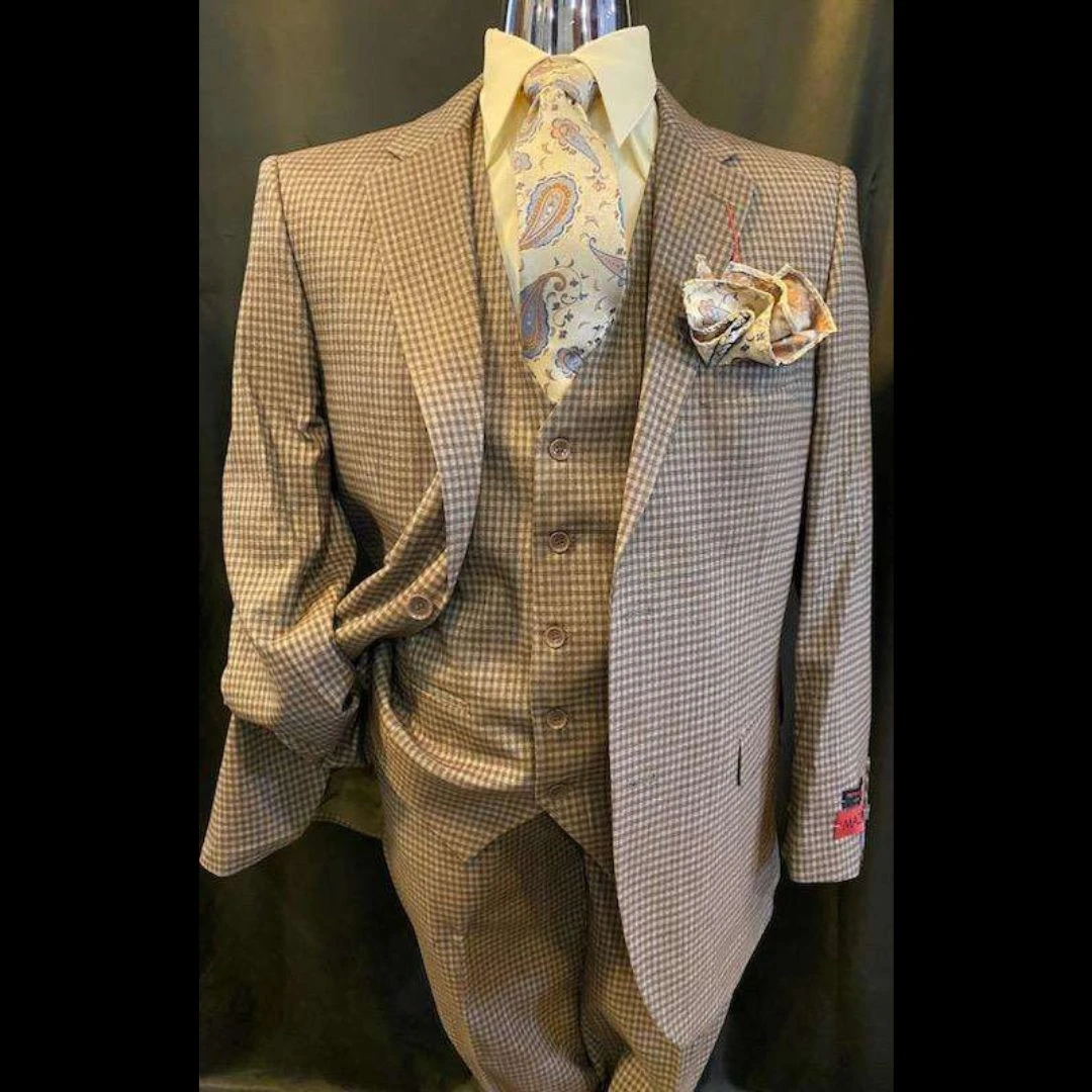 Tan houndstooth three-piece suit with paisley tie